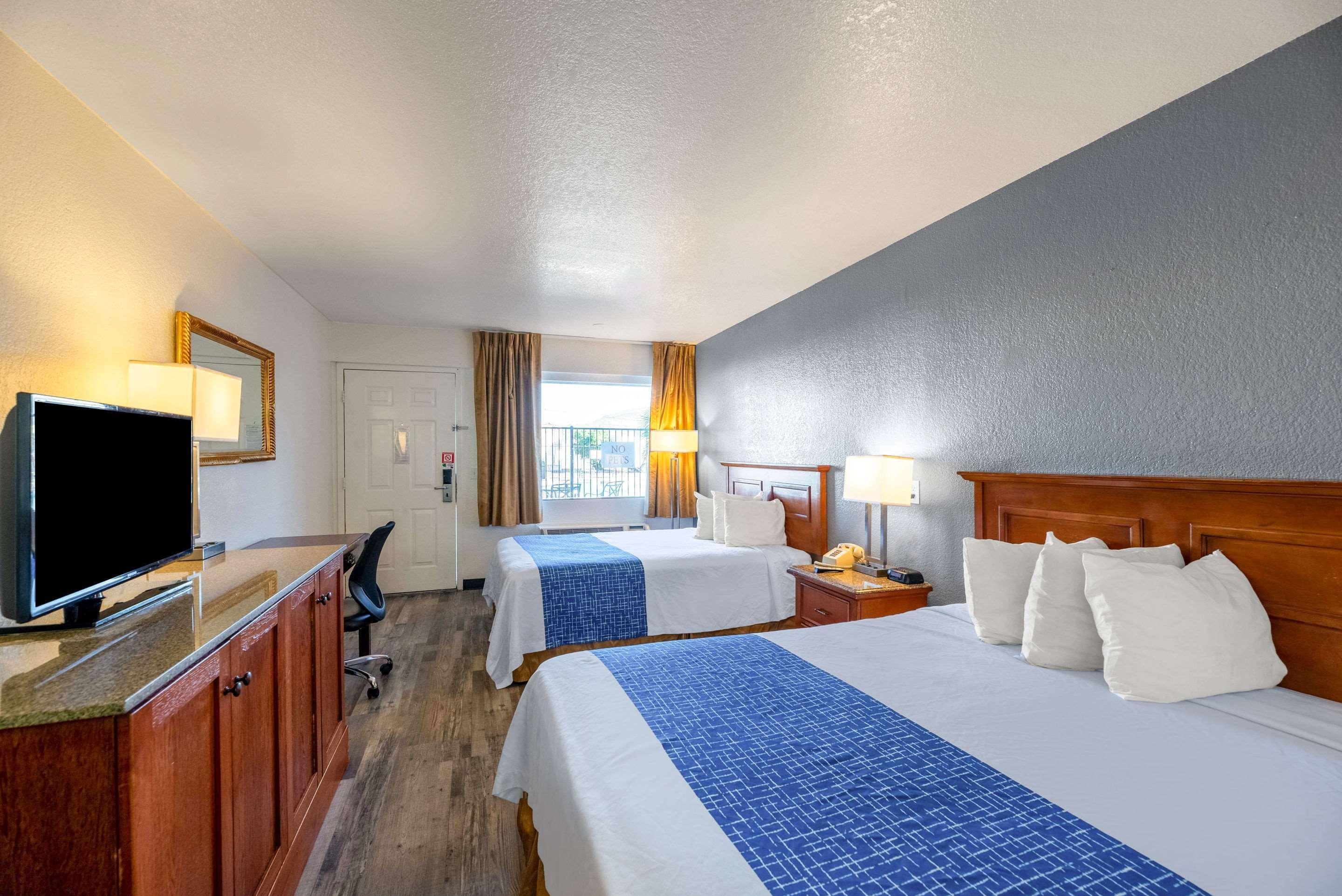 Econo Lodge Phoenix North I-17 Exterior foto